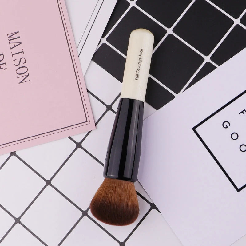 Powder Makeup Brush Wood Handle Dense Soft Round Bristle Full Coverage Face Powder Brushes Blush Contour Brush Make up Tool Quake