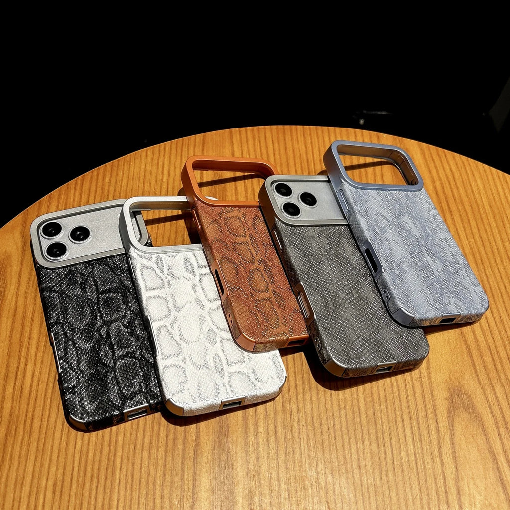 Fashion Snake Pattern Phone Case Compatible with MagSafe for iPhone 16/17 pro Max Wireless Charging Protective Cover Quake