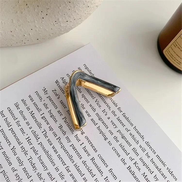 High Ponytail V-shaped Hair Clip Fashionable Gold Color Metal Small Hair Clips High Ponytail Ornament Korean Popular Headwear Quake gray