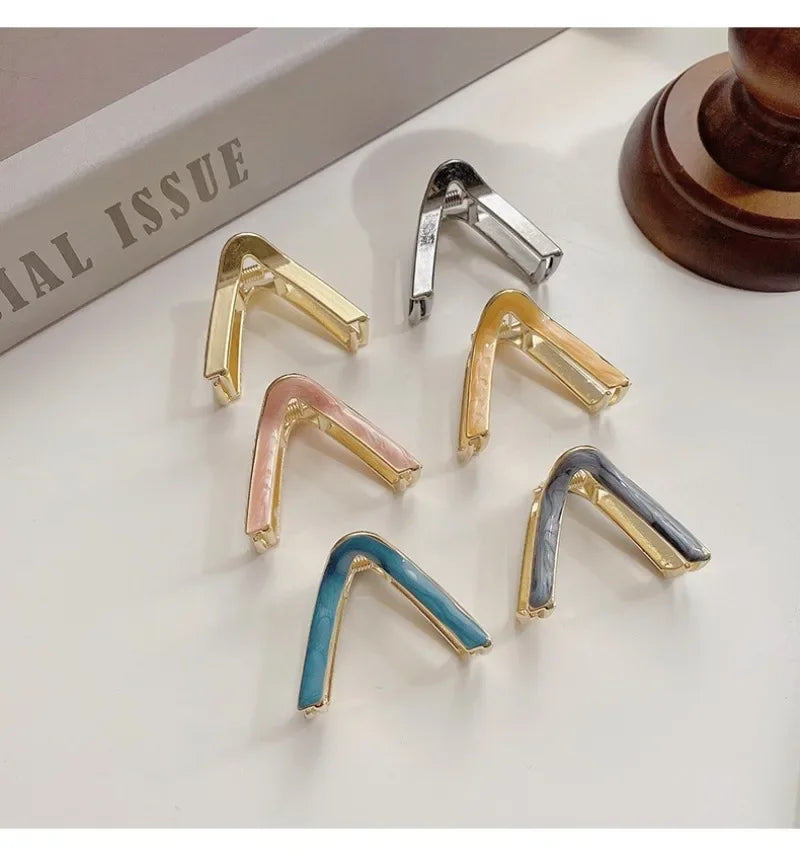 High Ponytail V-shaped Hair Clip Fashionable Gold Color Metal Small Hair Clips High Ponytail Ornament Korean Popular Headwear Quake