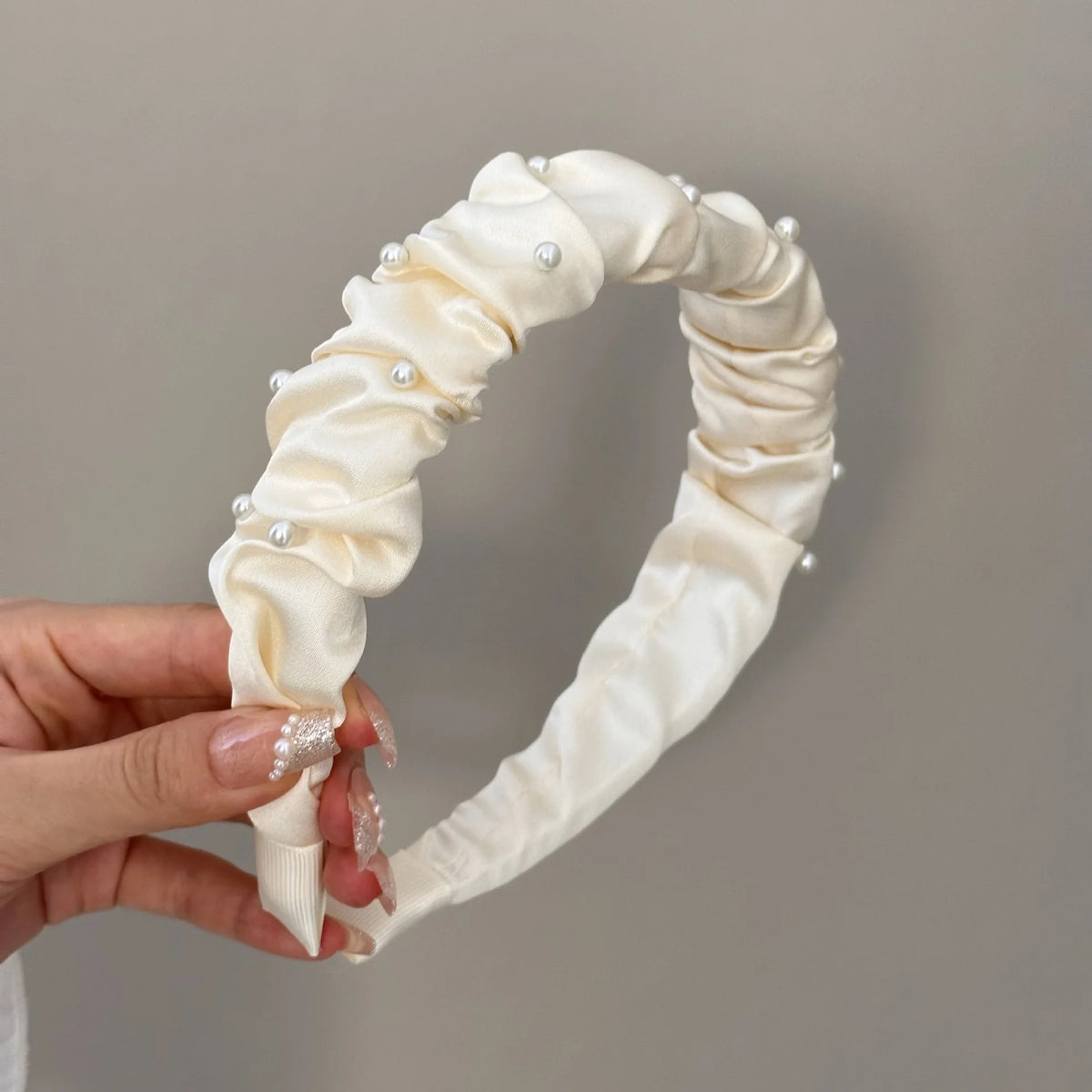 Vintage Wrinkled Pearl Headand Girls Sweet Elegant Hair Hoop Women Fashion Versatile Wide Edge Outdoor Travel Hair Accessories Quake ms