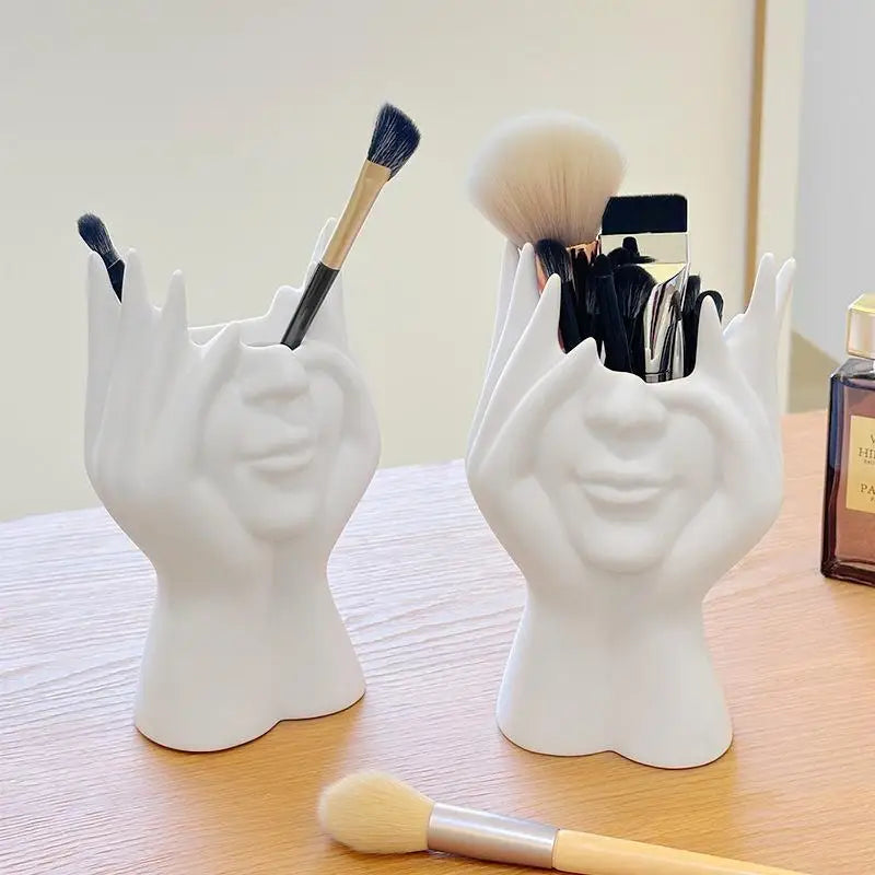Makeup Brush Holder,Human Face Art Desktop Decoration,Vase,Compatible with Makeup,Eyebrow Pencils,Home Organizer,Plastic Materi Quake