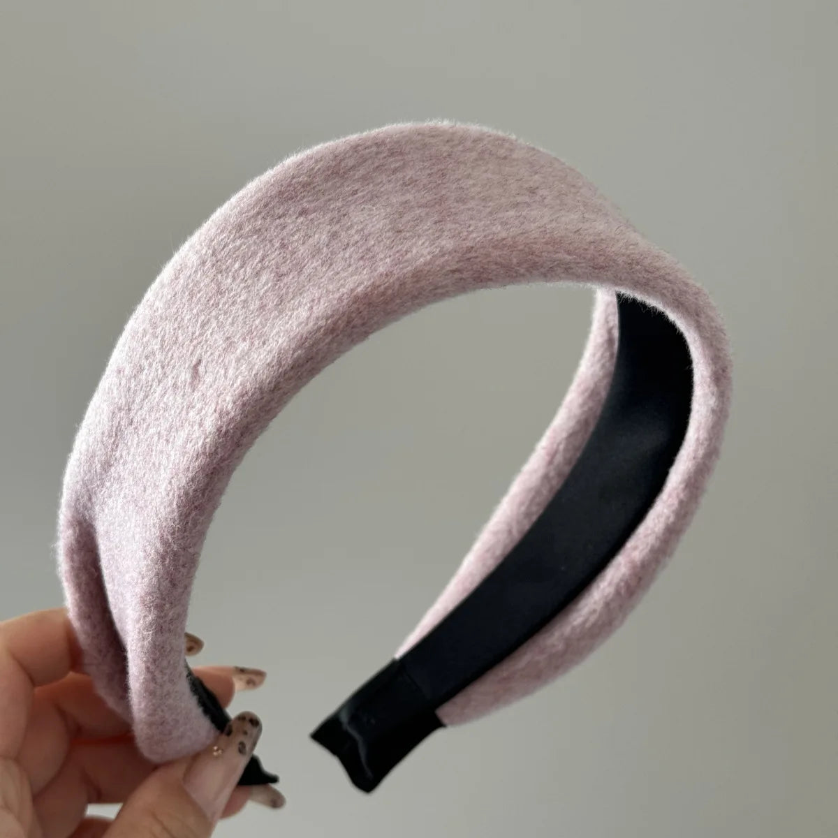 Solid Color Retro Wool Fabric Headband KoreanSimple Autumn/Winter High-Quality Hair Bands Beauty Wash Face Headband for Women Quake headband pink