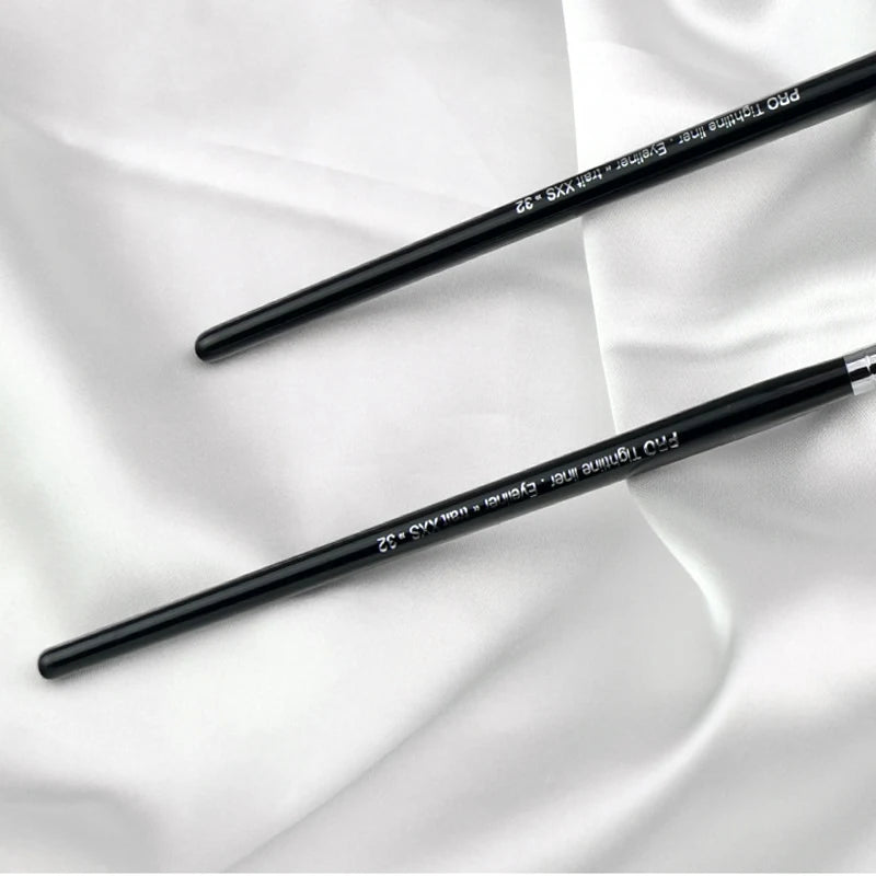 Good Quality S32 PRO Tightline Liner Brushes Small Precision Flat Eyeliner Makeup Brush Makeup Artist Quake