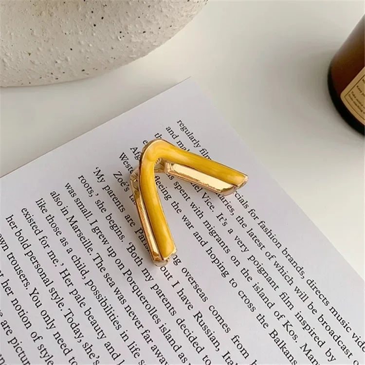 High Ponytail V-shaped Hair Clip Fashionable Gold Color Metal Small Hair Clips High Ponytail Ornament Korean Popular Headwear Quake yellow