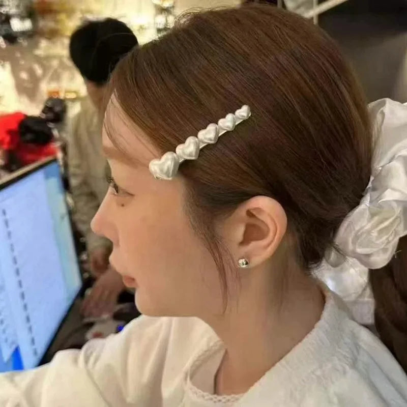 White Love Hairpins, High-end Duckbill Clips, Forehead Bangs, Girls Women Headwear Hair Styling Tools Accessories Quake Five hearts