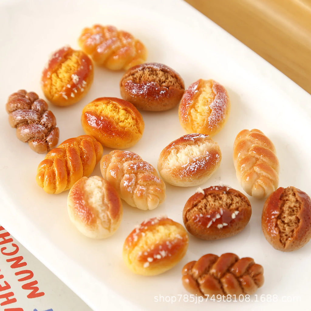 20pcs New Miniature Resin DIY Dessert Baked Cheese Bread DIY Play Kitchen Food Toys For Phone Hair Bow Dollhouse Accessories Quake