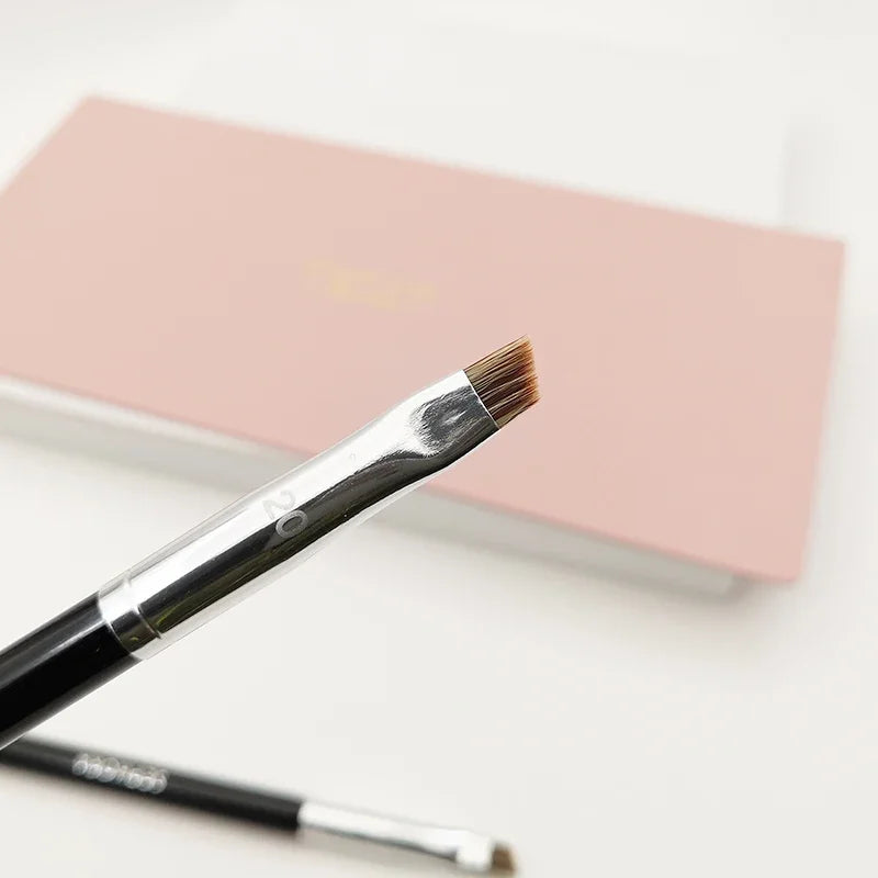 High Quality #20 Pro Double End Angled Precision Eyebrow Brush Mascara Eyelash Makeup Brush Cosmetic Tool Quake