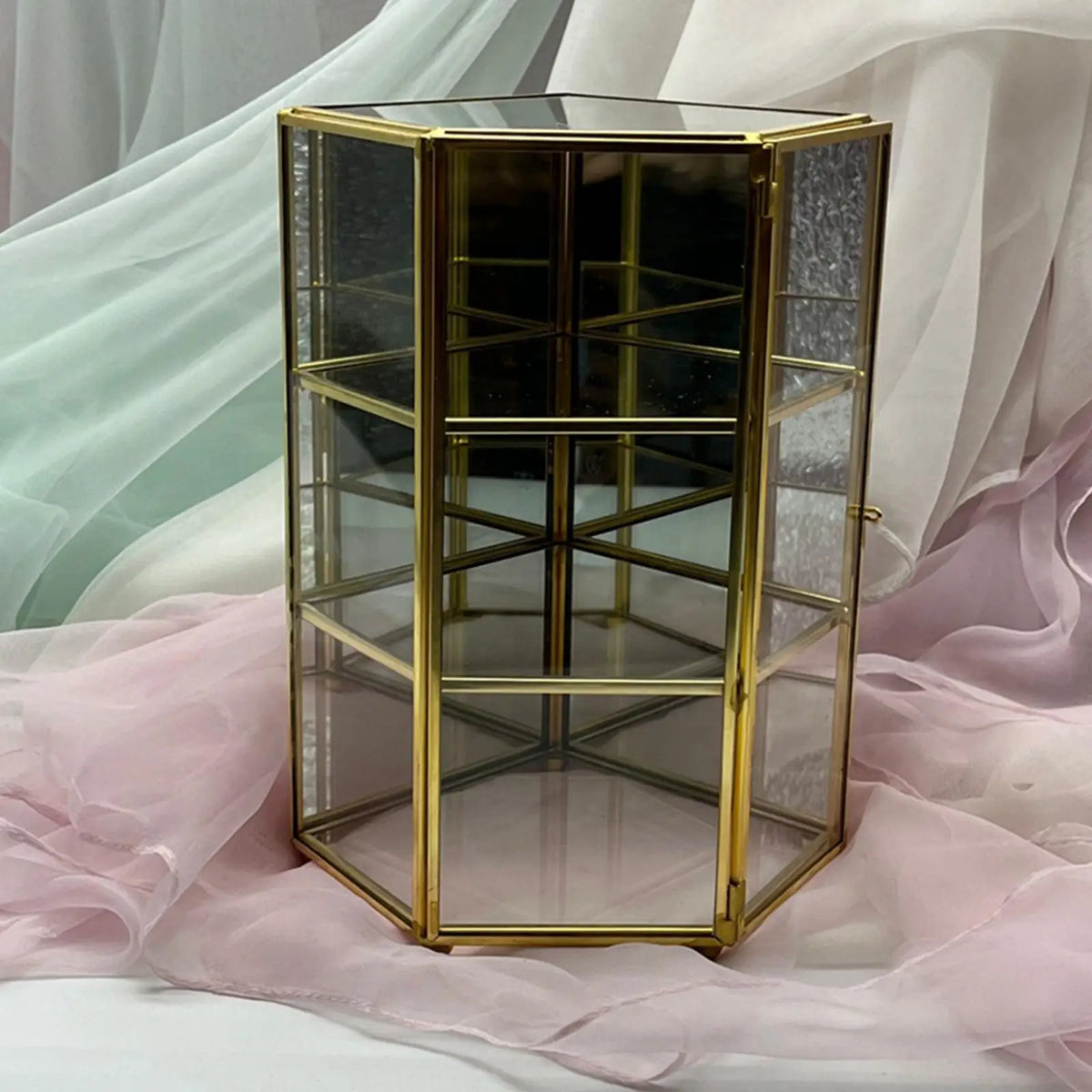 Vintage Style Display Jewelry Box Organizer Three Layers Decorative Box Dustproof Holder Keepsake Box for Model Decor Quake