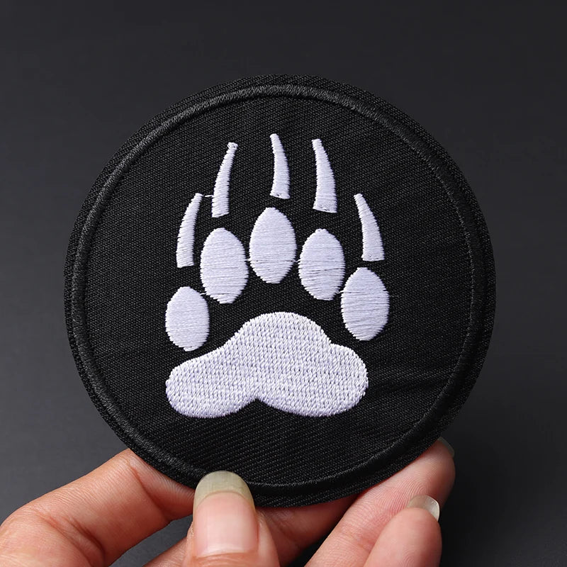 Round bear paw size: 7.9x7.9cm Patch Embroidery Applique Ironing Sewing Supplies Decorative Badges For Clothing Accessories Quake
