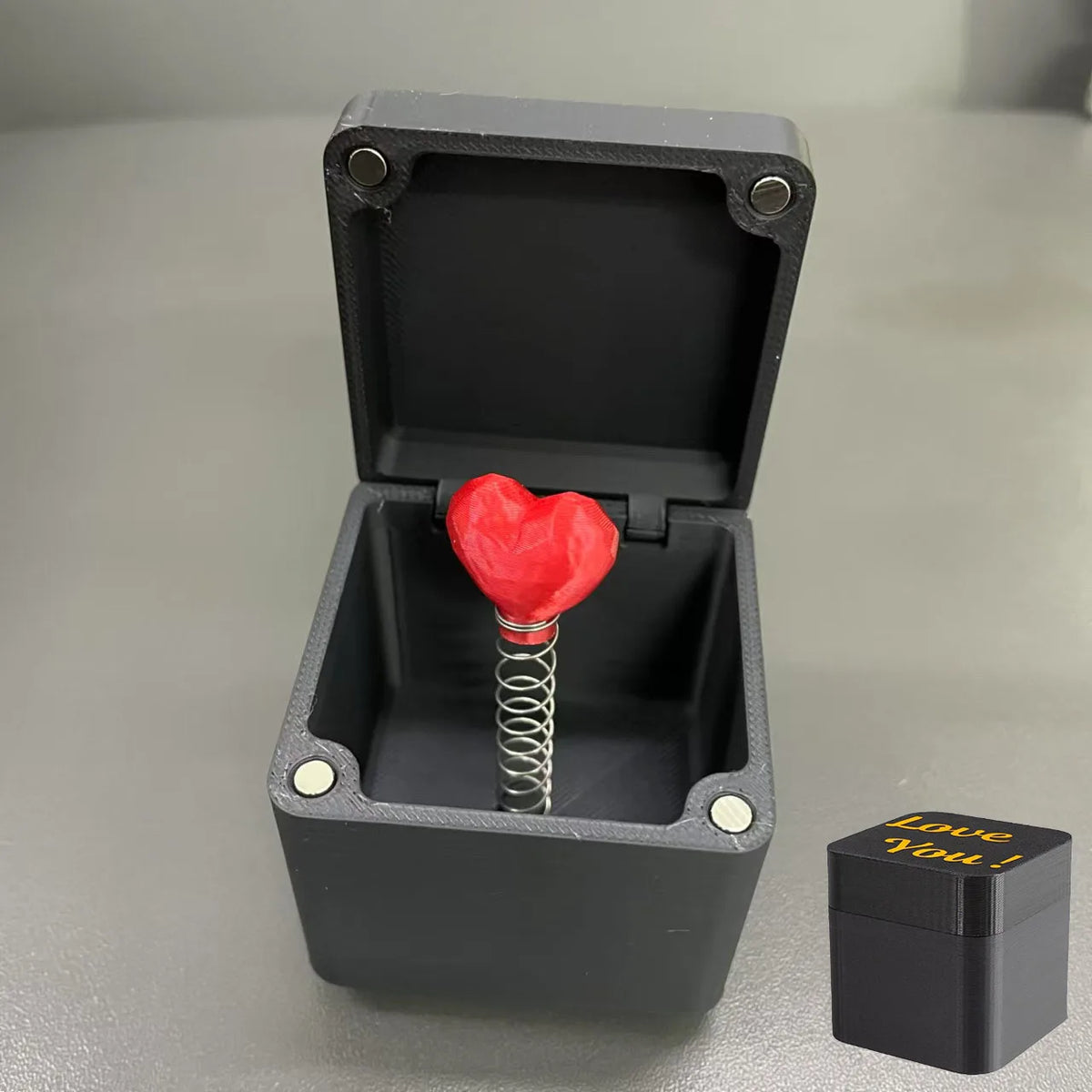 Love Rose Surprise Gift Boxs Christmas Fun Prank Gift Offices Desk Home Decor Valentine's Day Gift Decoration Toys Quake