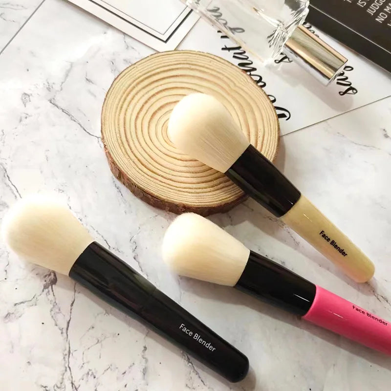 Professional Highlighter Brush Partial Face Powder Brush Foundation Blush Makeup Brush Portable Cosmetic Beauty Tools Quake