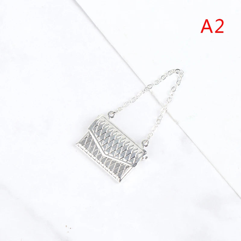 1Pc Metal chain pack Doll Bag Miniature Shopping Handbag for Clothes Accessories Quake A2