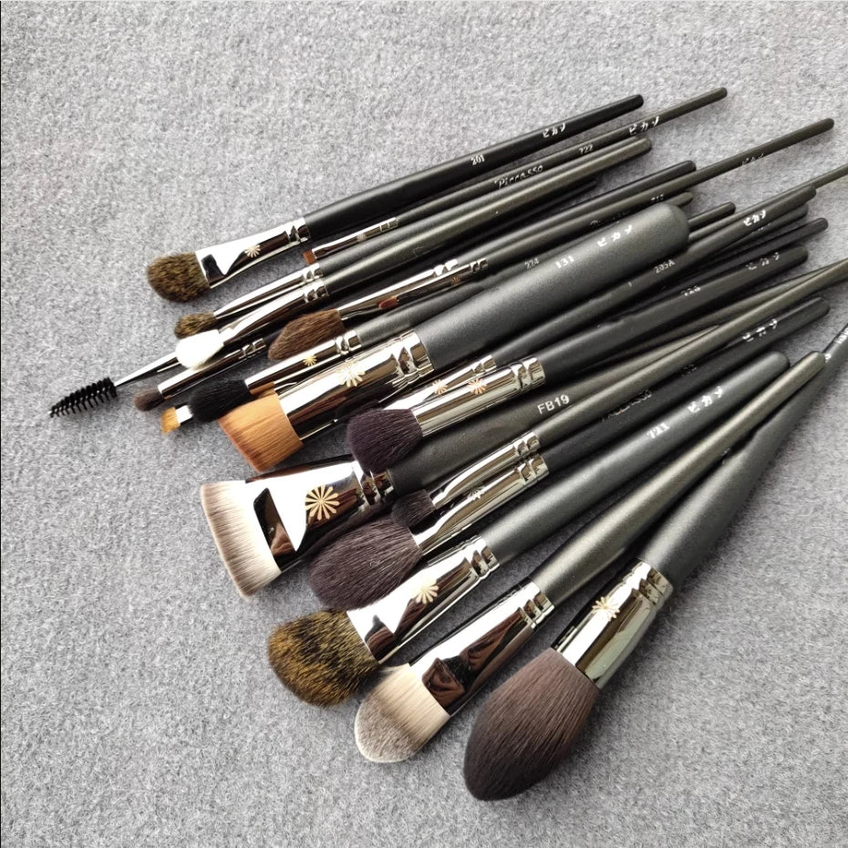 P Series Makeup Brush High Quality Animal Bristles Loose Powder Foundation Blush Concealer Brush Beauty Tools For Women Quake