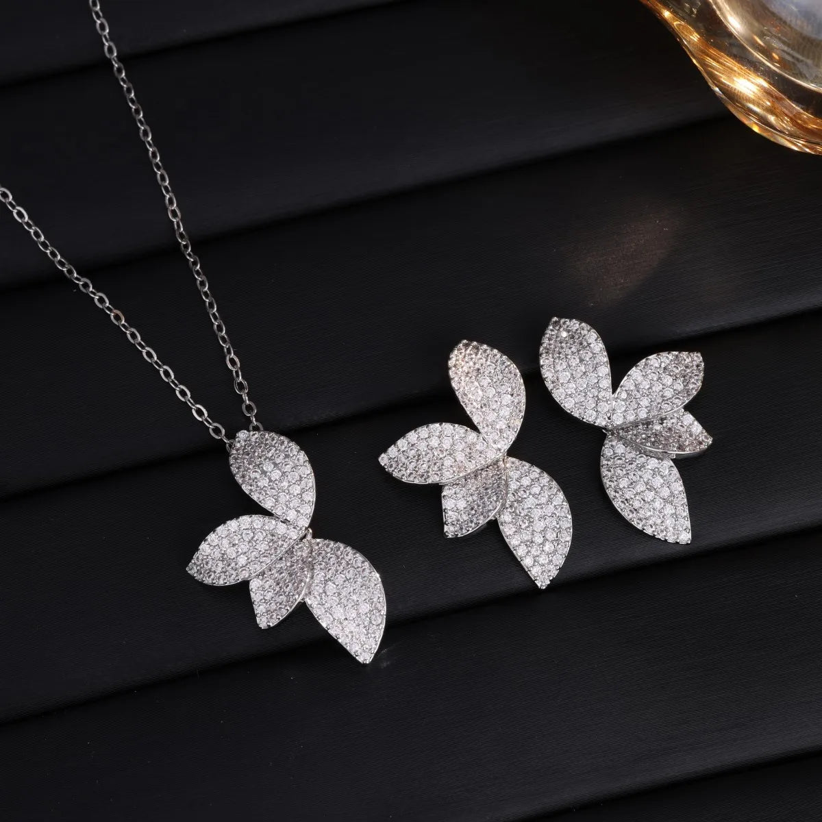 ZAKOL Luxury Full Shiny Micro Zircon Leaf Earrings&Necklace Set AAA CZ Symmetric Wedding Party Jewelry for Women Quake Silver Color 2pcs