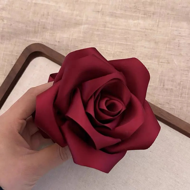 Fabric Rose Flower Hair Claw Clips Elegant Sweet Women Girls Hairg Grab Clip Korean Fashin Stain Floral Shark Clamp Accessories Quake red