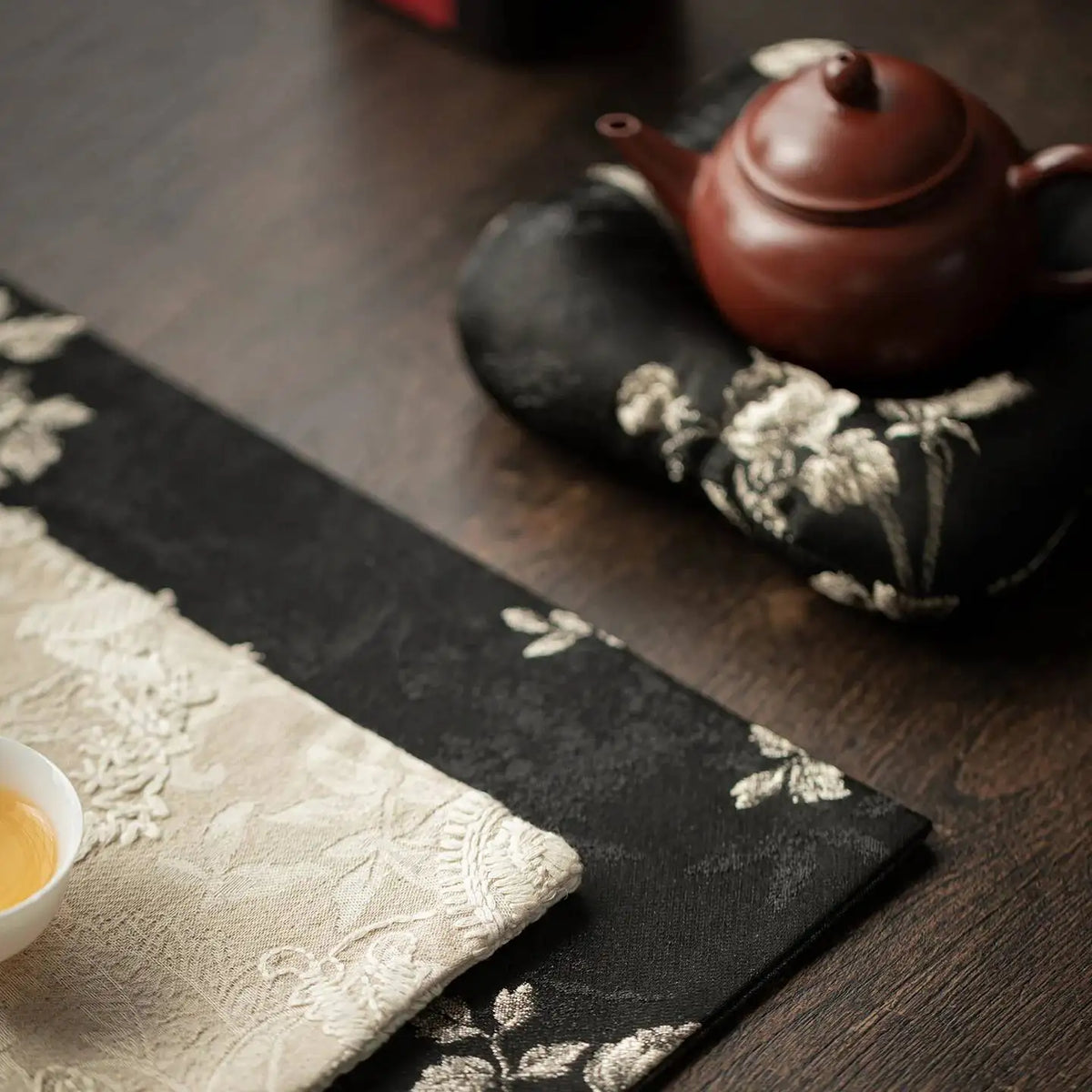 Plum Blossom Embroidery Brocade Tea Mat Household Tea Towel Tea Flag Mat Teapot Holder Heat Insulation Dry Bubble Mat Tea Mat Quake