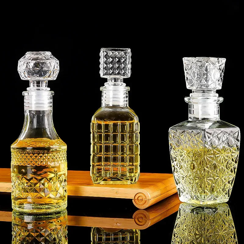 European Whiskey Transparent Glass Carved Small Bottle 50ml/100ml Mini Western Wine Bottle Sealed Red Wine Bottle Quake