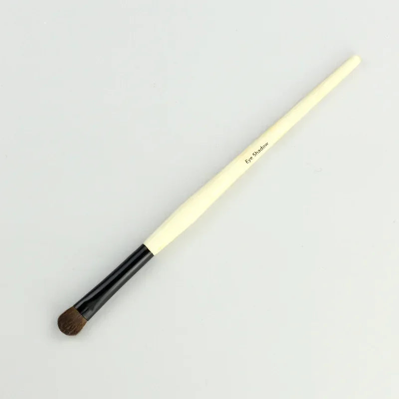Professional Makeup Brushes For Broom Foundation Eye Liner Shadows Contour Lipgloss Eyeshodaws Brush косметика Quake B