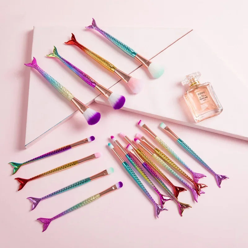4pcs Gradient Mermaid Makeup Brushes Kit Maquiagem Maquillaje New Mermaid Foundation Eyebrow Eyeliner Cosmetic Makeup Brushes Quake