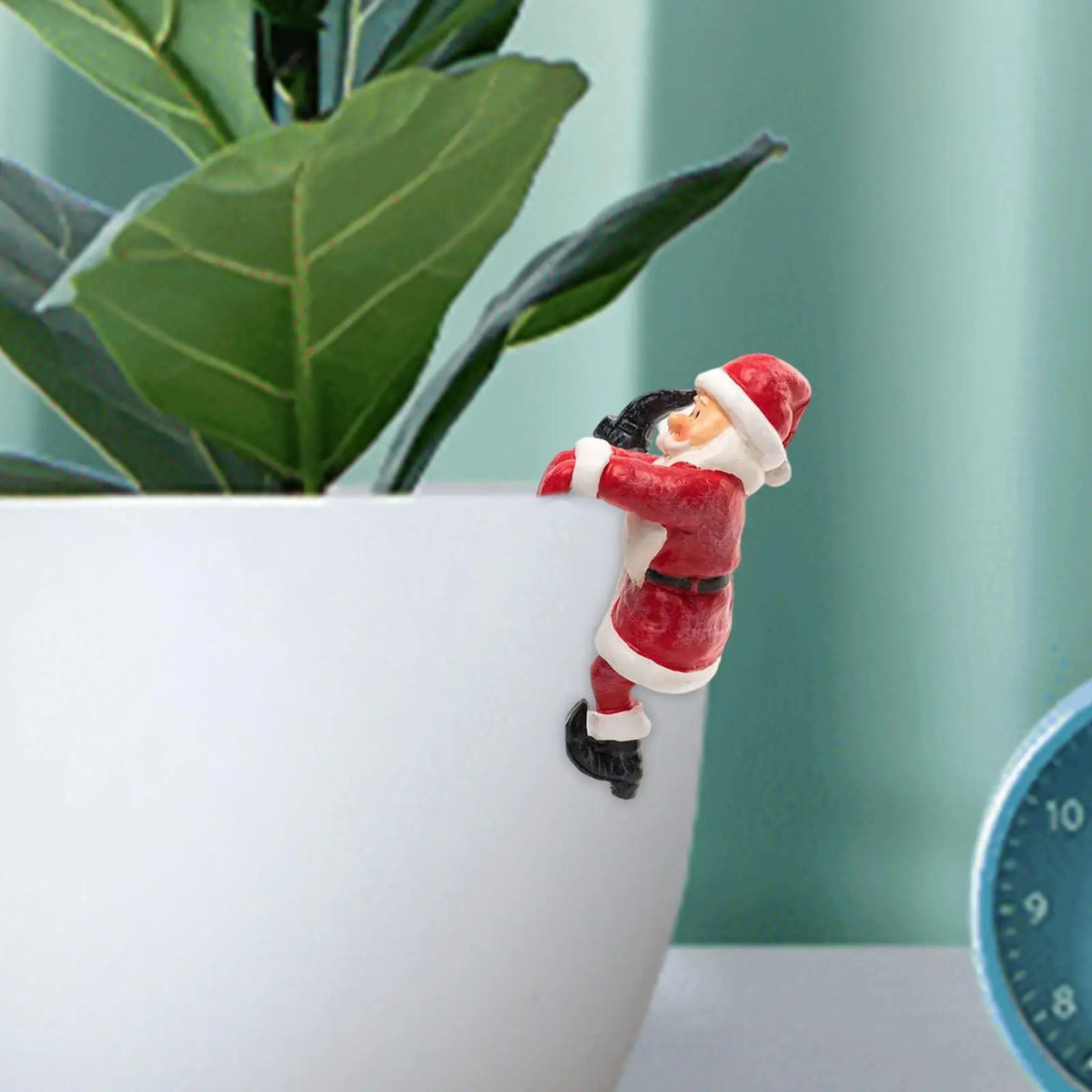 Santa Claus Flower Pot Hugger Figurine Christmas Gift Flower Pot Pendant Ornament Cute Mini Sculpture for Windowsill Balcony Quake