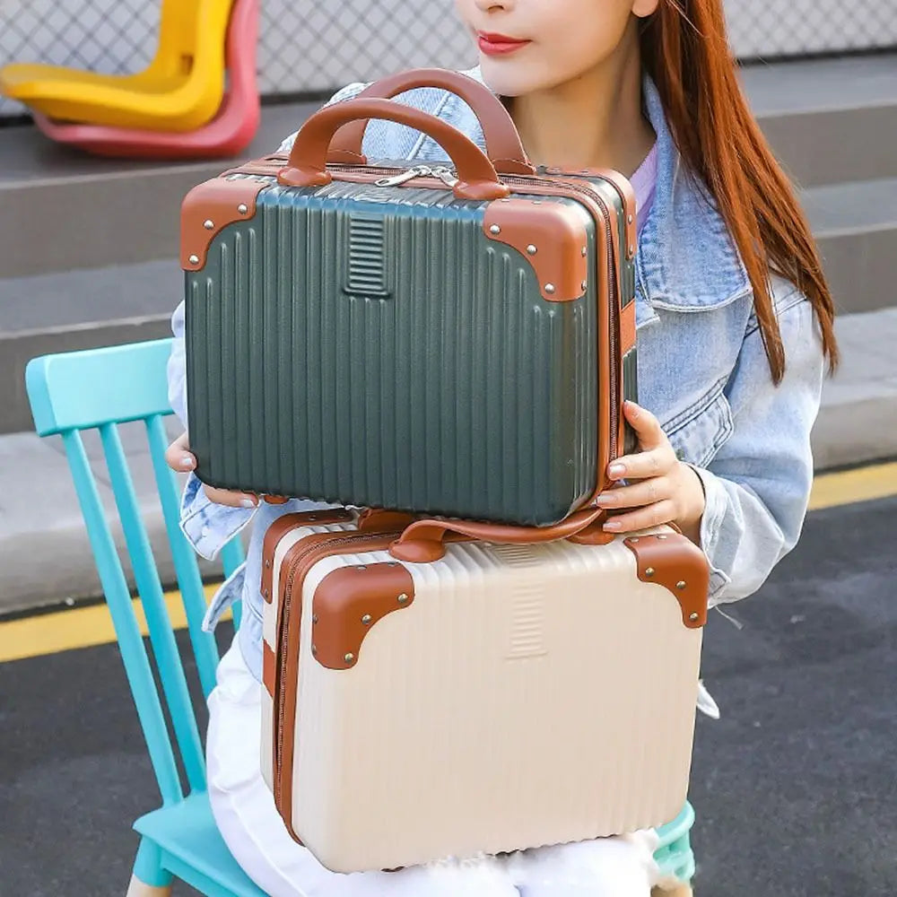 Hot Sales 14 inch Travel Suitcase Mini Travel Makeup Case Organizer Hand Boarding Case For Women Quake