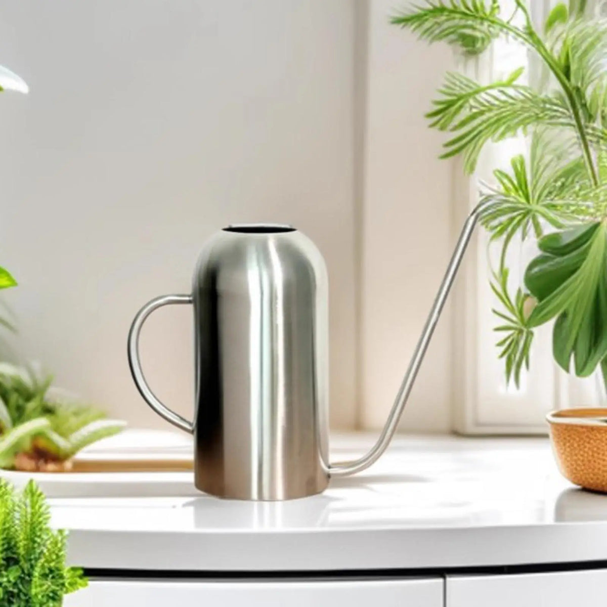 Leakproof Stainless Steel Watering Can with Ergonomic Handle Indoor Gardening Pot for Flowers Vegetables and Succulents Quake