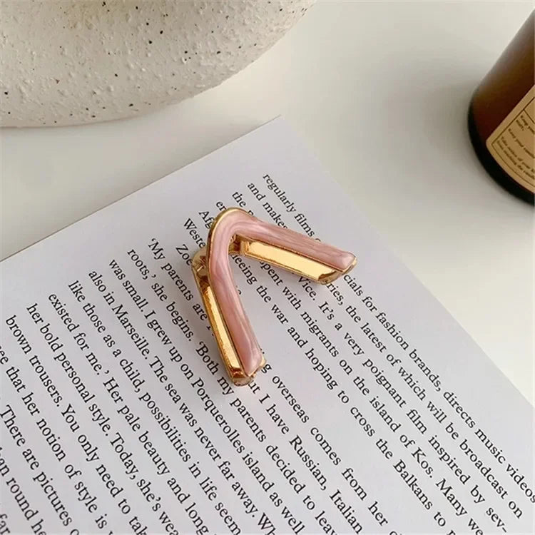 High Ponytail V-shaped Hair Clip Fashionable Gold Color Metal Small Hair Clips High Ponytail Ornament Korean Popular Headwear Quake pink