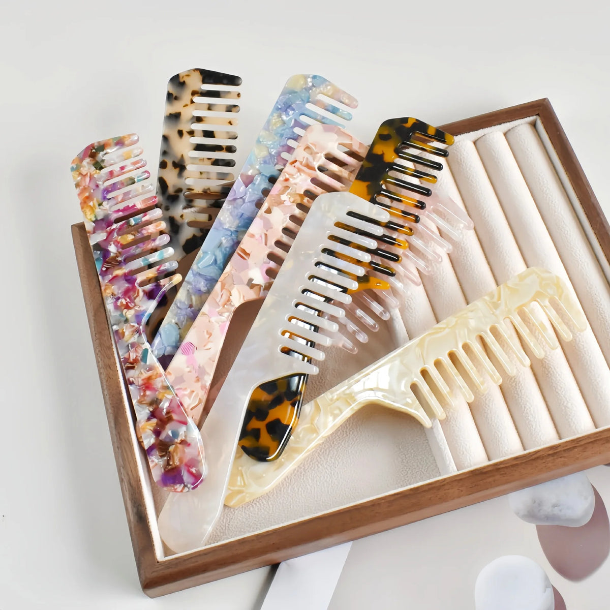 Acetic Acid Wide Teeth Comb Long Handle Women Girls Smooth Hair Comb Portable Traveling Styling Comb Comfortable Holiday Gifts Quake