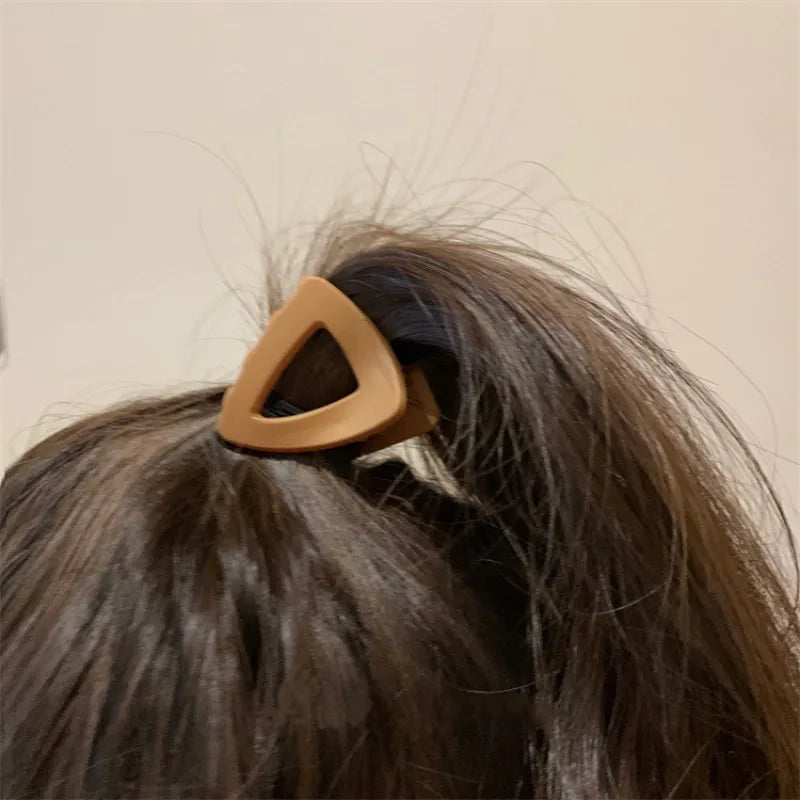 High Ponytail Brown Hairpin Korean Simple Frosted Bangs Side Clip Shark Clip Clamp Shredded Hairpin Women's Hair Accessories Quake