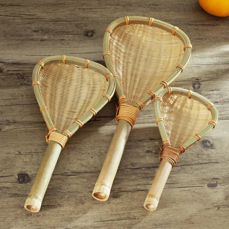 Hand‑Woven Bamboo Skimmer Ladle, Long Handle Kitchen Strainer for Noodles Dumplings Rice Noodles Cooking Utensil Quake