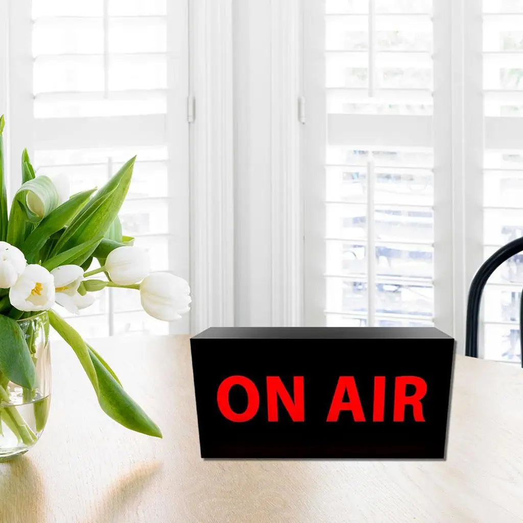 Studio Sign LED Illuminated Night Lights Wireless Using On The Air Light up Sign for Pub Recording Radio Home Decoration Quake Black