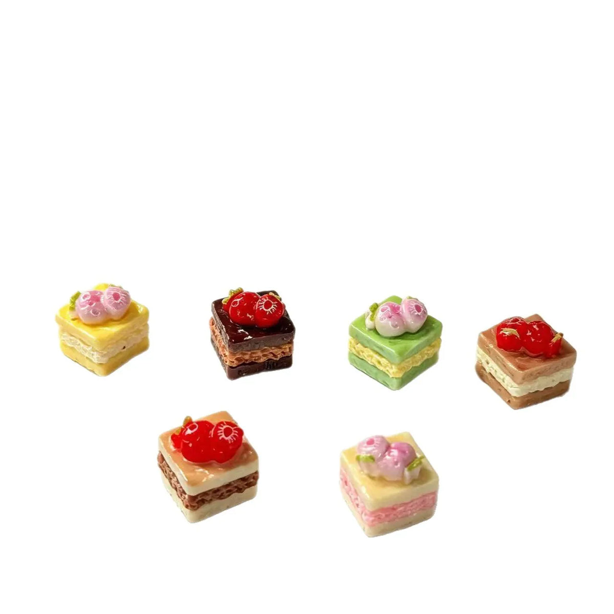 10pcs Sweet Strawberry Sandwich Resin Simulated Food Play DIY Accessories Micro Landscape For Kitchen Ornament Doll House Decor Quake