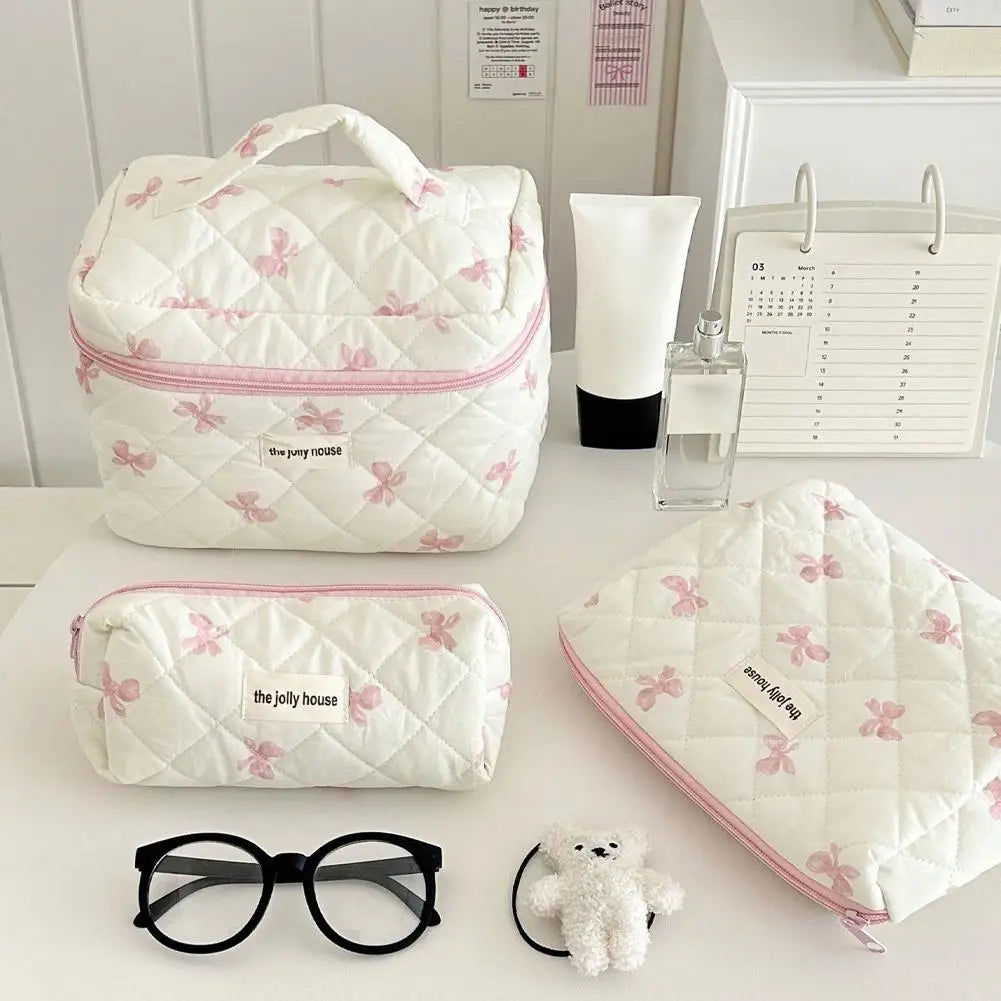 Quilted Makeup Bag 3 Sizes Floral Toiletry Cosmetic Pouch Makeup Organizer Travel Floral Bag for Bridesmaid Gifts, Daily Use Quake
