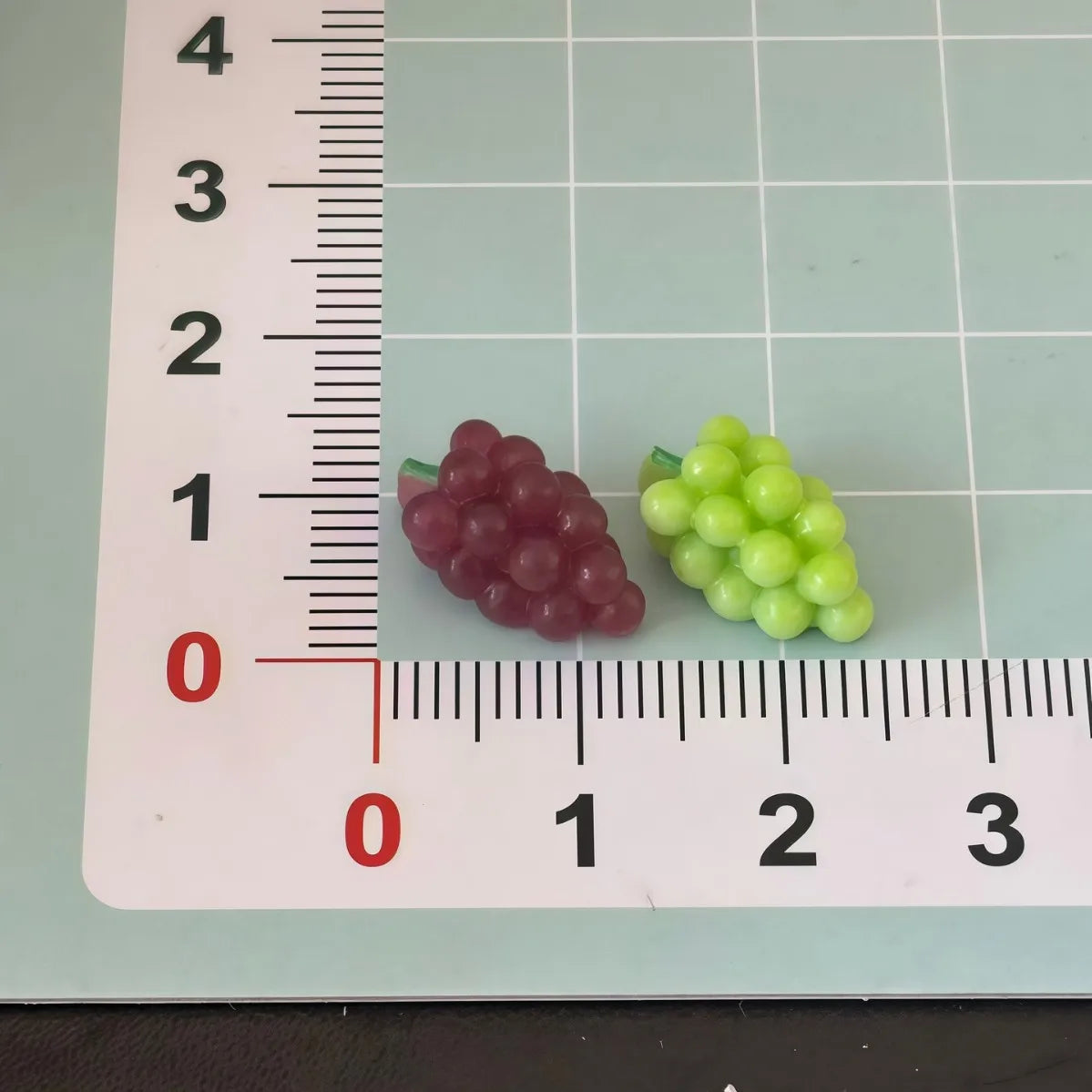 50Pcs Sweet Fruits 1:12 Dollhouse Miniature For Purple Green Grape Simulation Resin Food Play DIY Kitchen Home Accessories Toys Quake