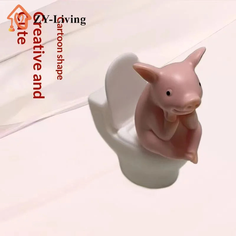 Cartoon Pig Sitting on Toilet Figurine Pink Plastic Miniature Animal Desktop Ornament for Home Office Shelf Room Decoration Quake