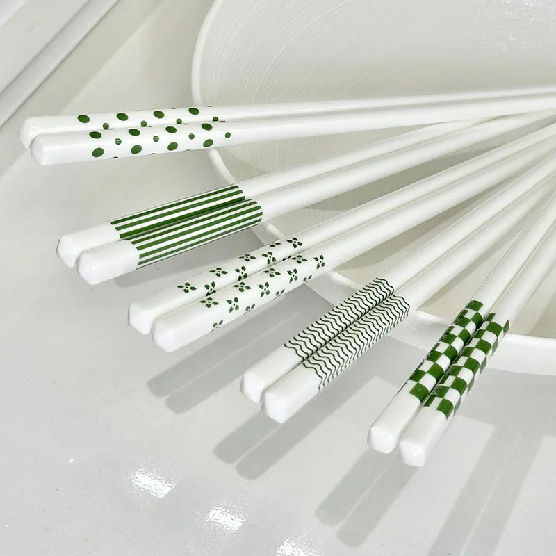 5/10 Pairs Ceramic Chopsticks, Green Pattern, Non-Slip, High Temperature Resistant, Hygienic&Easy to Clean,for Home & Restaurant Quake