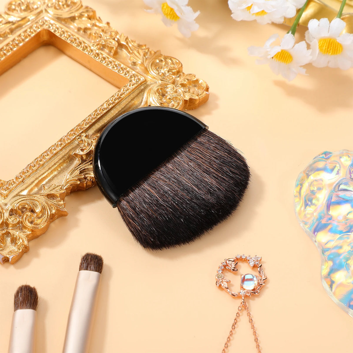 Blush Brush Small Soft Powder Brush For Makeup Travel Portable Cheeks Blusher Tool Multi-Functional Beauty Brushes For Women Quake