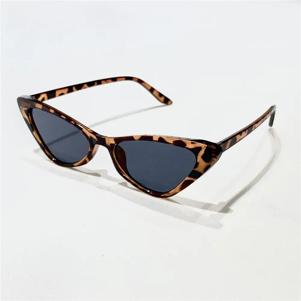 Vintage Small Frame Cat Eye Sunglasses UV400 Protection Trendy Retro Shades Streetwear Accessories for Women Quake Leopard