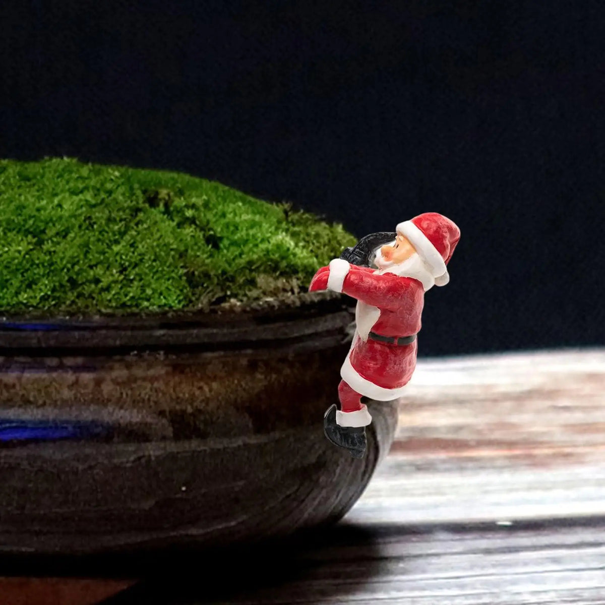 Santa Claus Flower Pot Hugger Figurine Christmas Gift Flower Pot Pendant Ornament Cute Mini Sculpture for Windowsill Balcony Quake Default Title