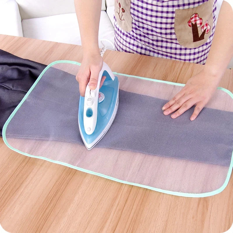 vvocci Mini Iron Random Colors Cloth Board 1pcs Protective Press Mesh Insulation IroningMat Cover Against Pressing Pad Quake