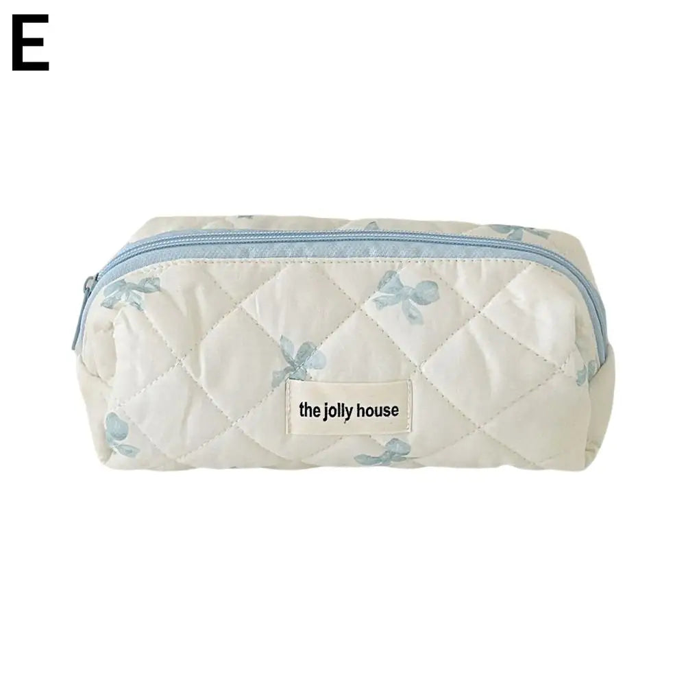 Quilted Makeup Bag 3 Sizes Floral Toiletry Cosmetic Pouch Makeup Organizer Travel Floral Bag for Bridesmaid Gifts, Daily Use Quake blue-S