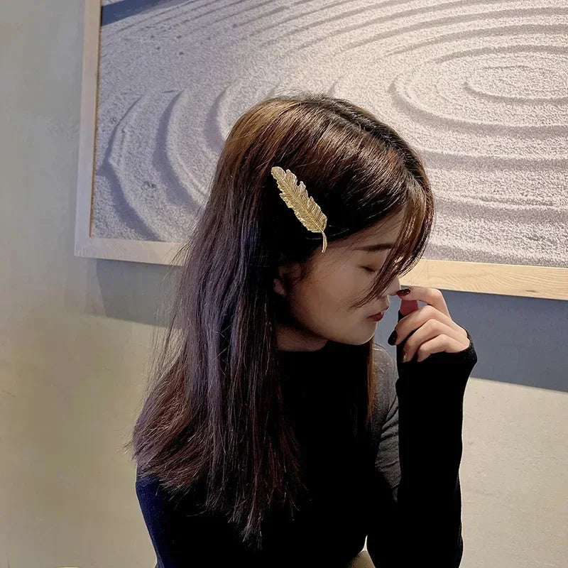 Vintage Elegant Hair Side Clip Feather Leaf Shape Barrette Metal Hairpins Women Girls Duckbill Clip Headwear Hair Accessories Quake