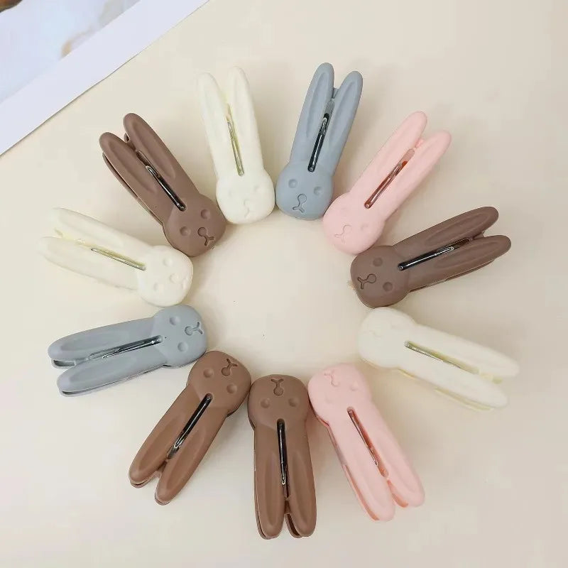 12PCS Windproof Clothes Socks Laundry Clips Cartoon Rabbit Plastic Clothesline Clip Multi-functional Household Storage Clips Quake