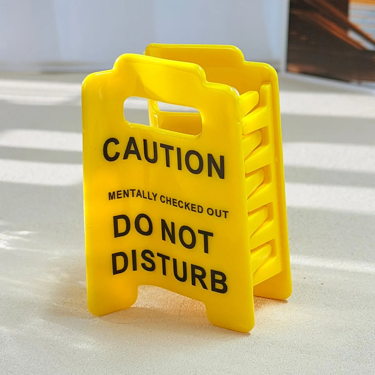 Plastic Warning Sign Grab Clip Personalized Creative Design Ponytail Hairpin Back of The Head Shark Clip Hair Style Accessories Quake yellow