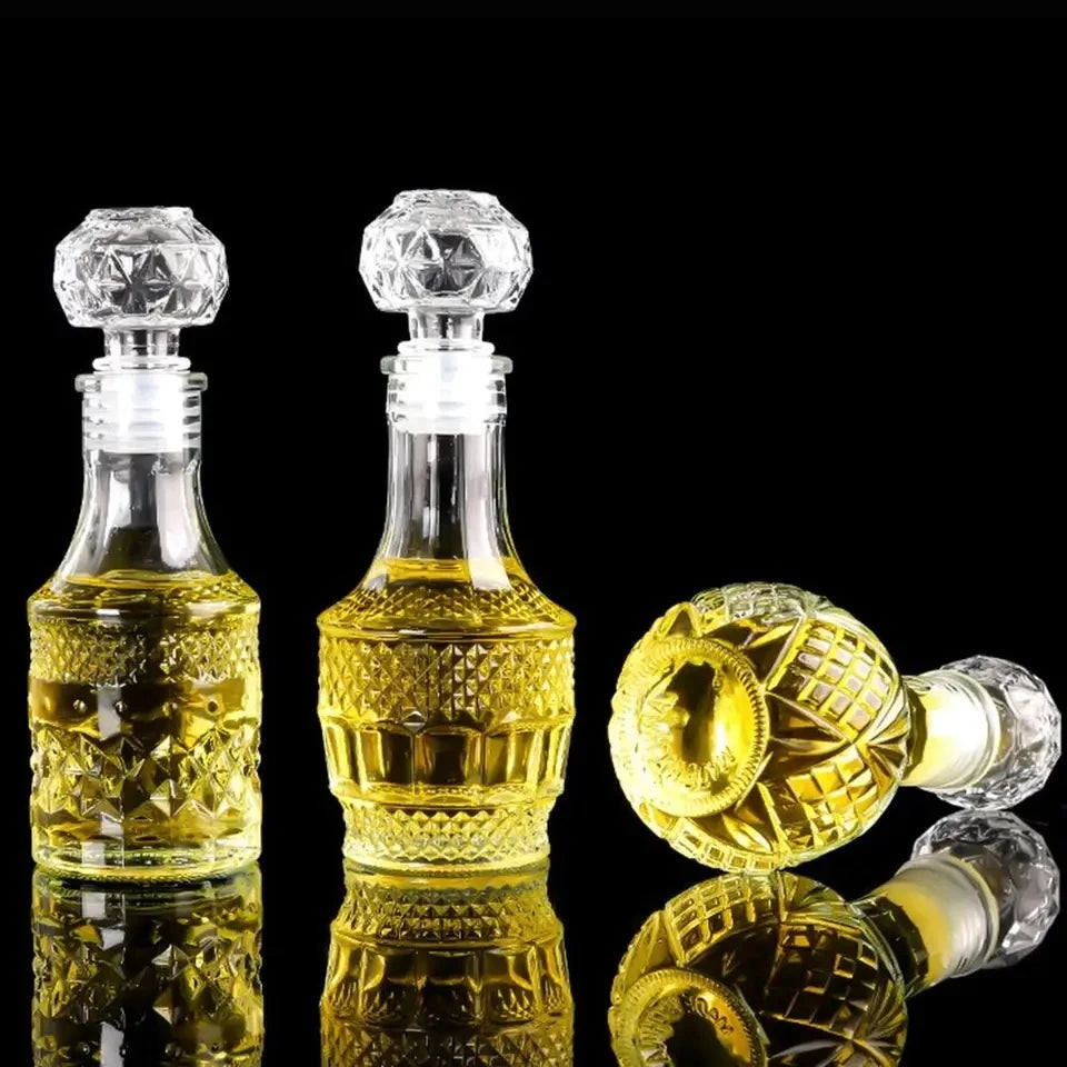 European Whiskey Transparent Glass Carved Small Bottle 50ml/100ml Mini Western Wine Bottle Sealed Red Wine Bottle Quake