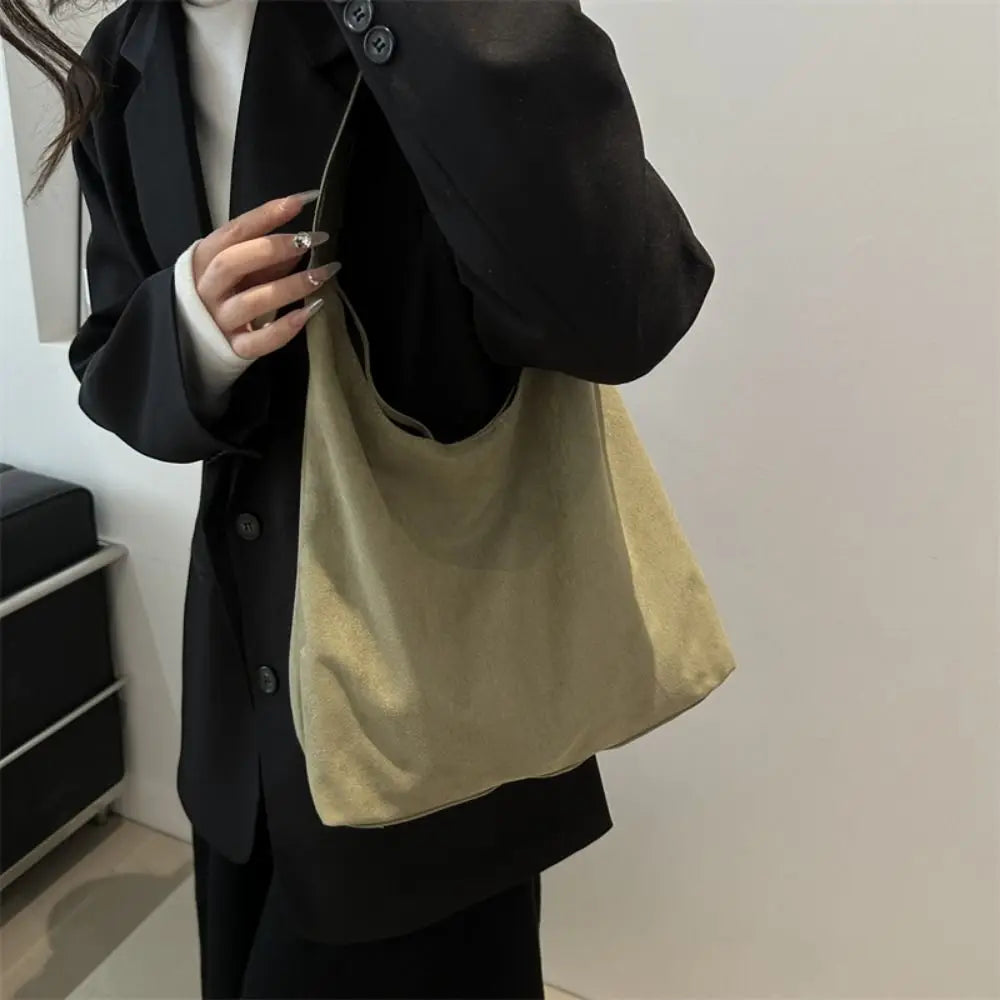 New Autumn and Winter Vintage Women's Bag Large Capacity Fashion Suede Shoulder Bag Simple Solid Color Versatile Bucket Bag Quake