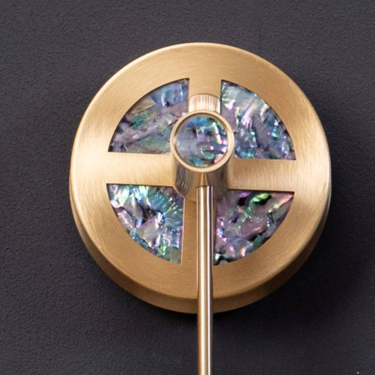 Battery Operated Wall Clock Non-Ticking Wall Clock with Pendulum Quiet Easy to Read for Decorators, Living Room, Hallway Quake