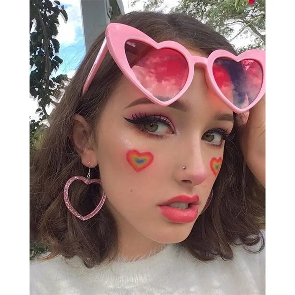 Fashion Heart-Shaped Sunglasses for Women Summer UV400 Sun Glasses Brand Design Love Heart Shades Trendy Street Snap Eyewear Quake