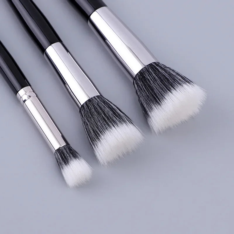 Pointillator brush Blush brush Pure wool flat head Cangzhou makeup brush Soft bristle wooden handle Beauty tool Quake